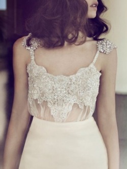 ellaphoa:  A blog of vintage, lace, elegance.