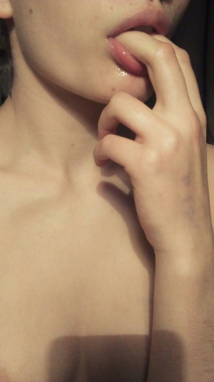 pup-pyrus:I got way into sucking and drooling all over my fingers and made a mess
