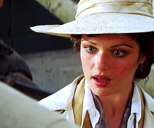 RACHEL WEISZ As EVELYN CARNAHANTHE MUMMY (1999) Dir. Stephen Sommers