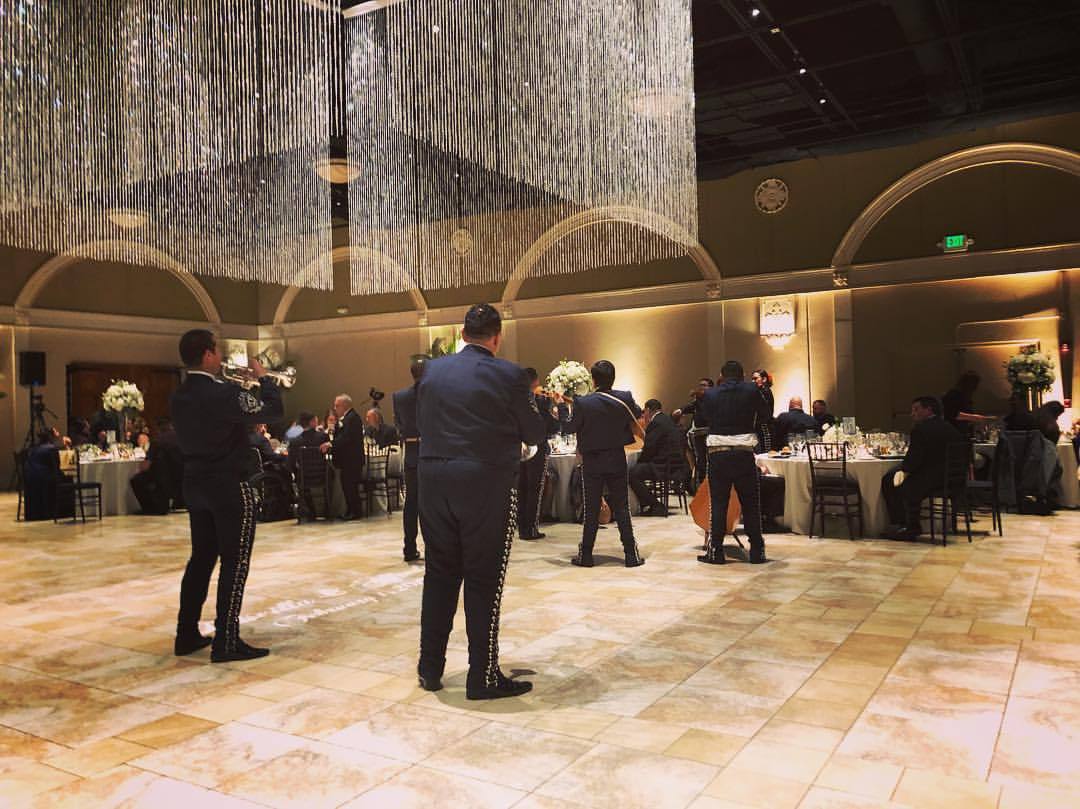 #mariachi #serenata #happilyeverperez #quevivanlosnovios  (at Casa Real at Ruby Hill