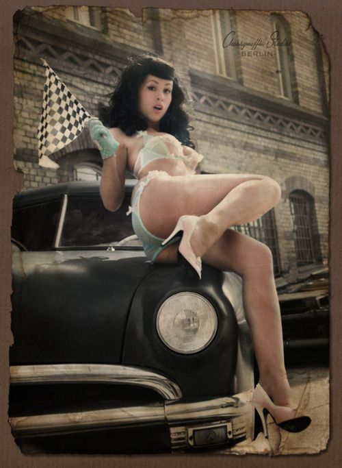 hotrod-girls:  Hotrod Pinup , check more here : http://hotrod-girls.tumblr.com/
