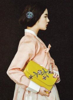 newmodernhanbok:  Design by Chai Kim Youngjin