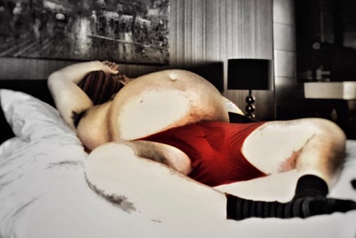 j-gain:So fucking full it hurts…