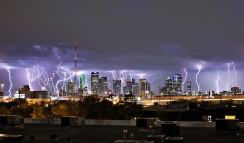 Porn photo kadrey:  Lightning porn! 