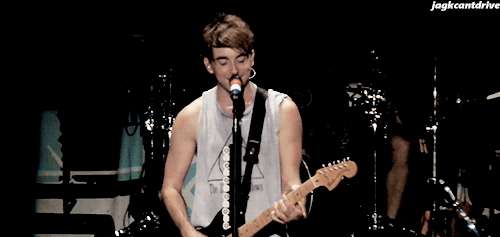 jagkcantdrive:  All Time Low - Weightless