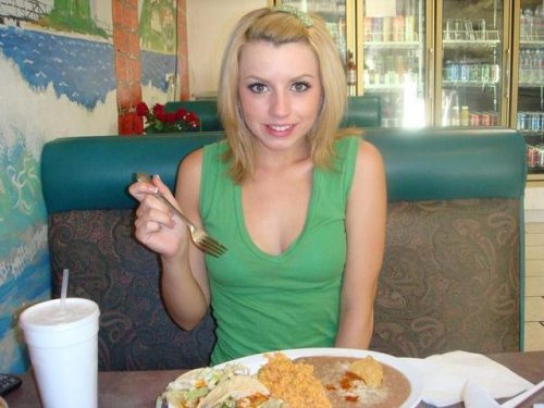 nomaningme:  Lexi Belle eating, part 3 (and adult photos