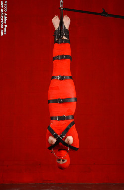 ropedoll:  Serious inverted suspended mummification, including leather strapsSome girls (Ashley) have all the fun 