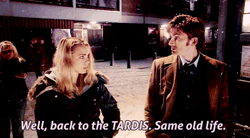 tenxrosetyler:silentspaces:UGH HOW DID I NOT NOTICEPutting these two scenes together is absolutely N
