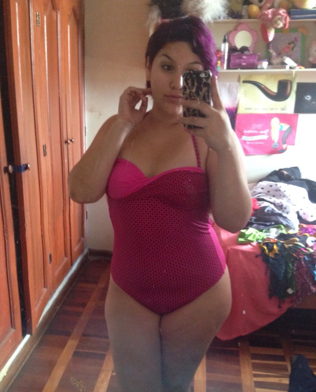 annoyeed:  thee-peruvian-goddess:  Beach body  😍😍😍
