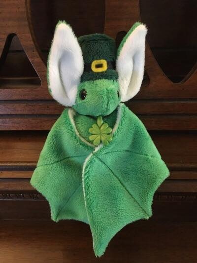 caprienplush: On March 11 at 6pm CST I will be selling a limited few premade St. Patrick’s Day bats 