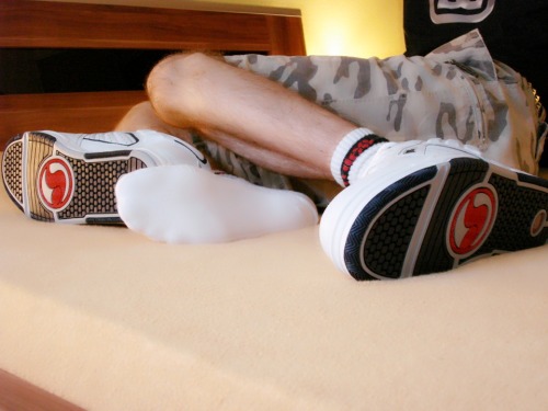 sk8footluvr:  Myselfie s8footluvr:  follow us / folge unssk8footluvr.tumblr.com  