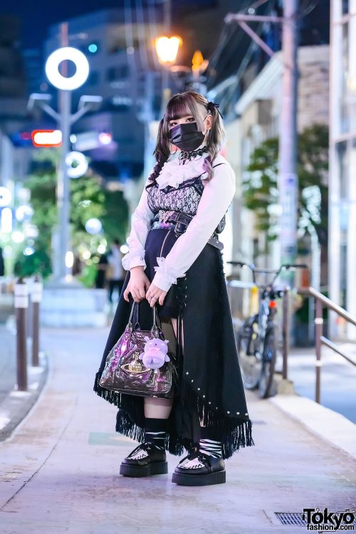 20-year-old friends Miu and Miuchan on Cat Street in Harajuku wearing dark fashion including a chain