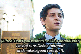 ronchronchronch:rosaamy:Bruce Wayne: a mix of precociousness and social naivete - for genuinewarmdec