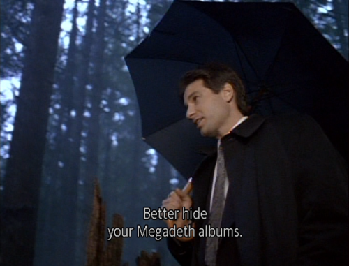 kumi-kumi:The X-Files - Die Hand Die Verletzt (2x14)Scully is metalScully is metal as fuck