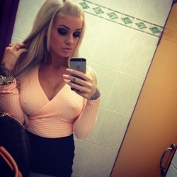 Bimbo Tits