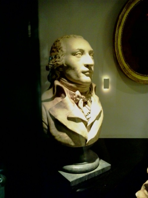 valdsbejakande:Bust of Fouquier-Tinville in the Conciergerie