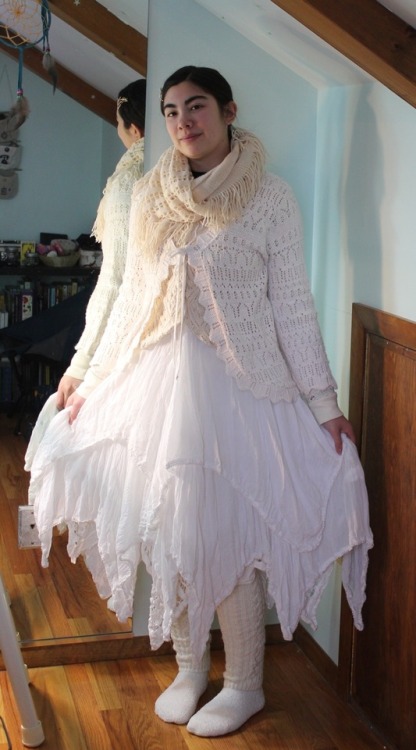 jaydeeclipse: Mori colors with a strega dress. ^_^ Dress - Groovy Blueberry  Underskirt - Scolar Swe