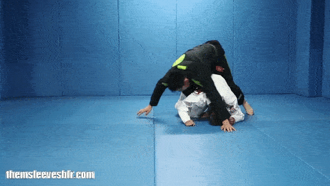 themsleeves:How to make your opponent expose his arms and go for the inverted armbar from turtle.