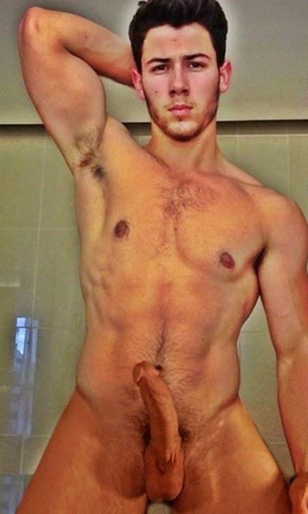 celebsland:  fuck-yeah-male-celebs:  Nick Jonas  This dude..