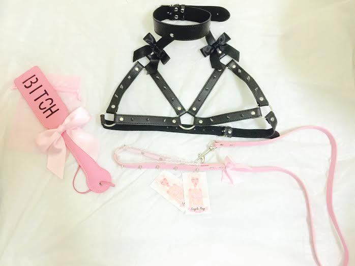 poutinnymphet:  fragilepony:  Shop: FRAGILE PONY  The paddle 🙏🏽 