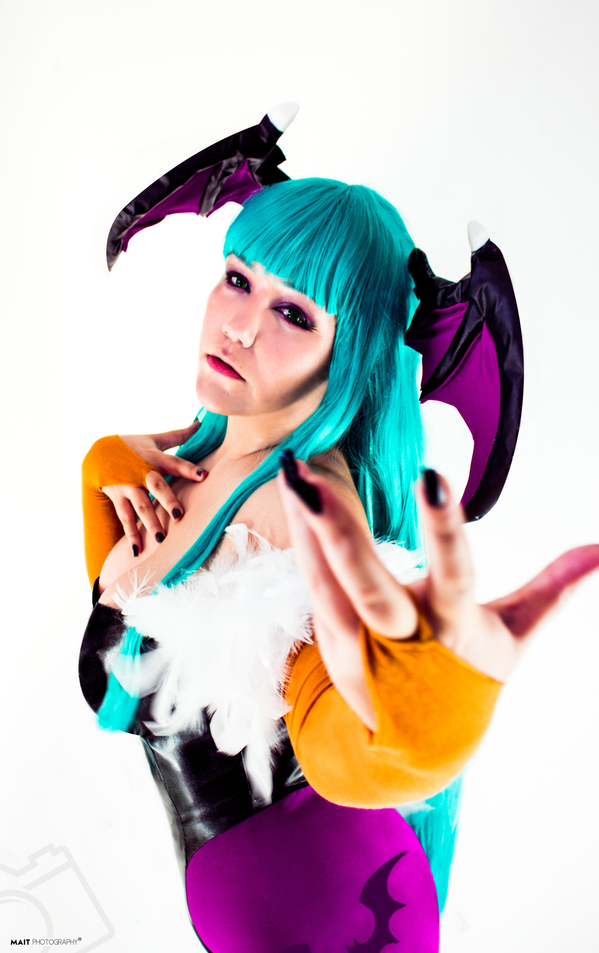 hotcosplaychicks:  Morrigan Aensland - DarkstalkersCosplayer: BurendaPhotography: