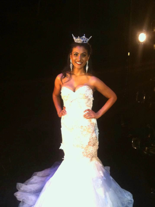 thegoddamazon:  giannishamari:  I Love Nina Davuluri , first Indian-Amercian to be crowned Miss America!  She is just beautiful as fuck holy wow. 