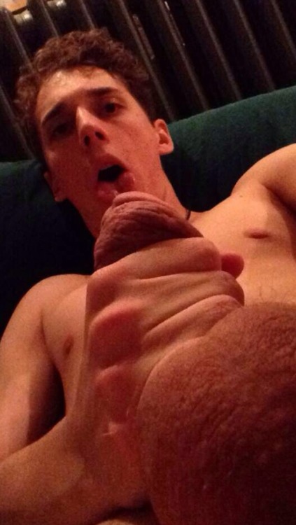 nakedguysfromkik:  😍 Max, 21yo USA