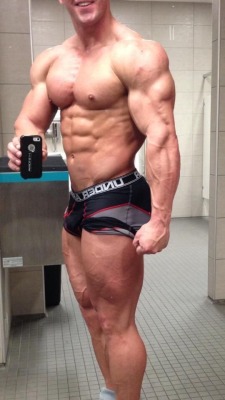 barbellwalters: musclecorps:   Jock is proud of his progress. Are you proud too, Coach? 