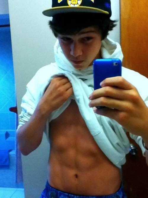 2014homoboy:  boyzwhat:  æ♥  Oh ahhhh ummm…… WOW so many hot boys!!! 