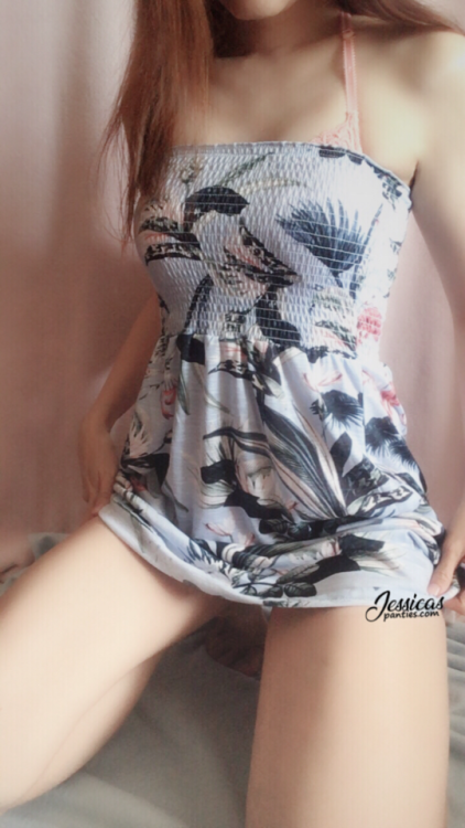 jessicaspanties: Pretty Babydoll Dress Part 2Feeding my hungry wolves part 2 of of this babydoll dre