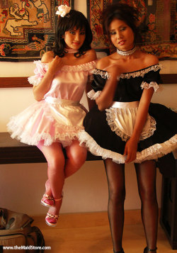 sissymaids:  Pretty French Maids 