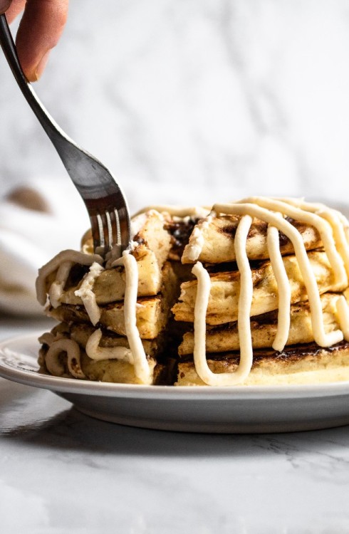 sweetoothgirl:  CINNAMON ROLL PANCAKES