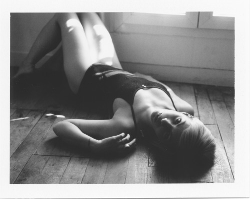 lobbiaz:  All of these Polaroids of Sadie Von Paris are for sale. Contact me for rates http://lobbiaz.com/instant 