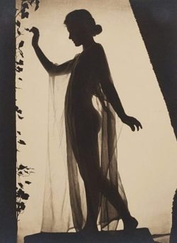 madivinecomedie:  Karl Struss. From  48 photographs of the female figure 1917 See also 