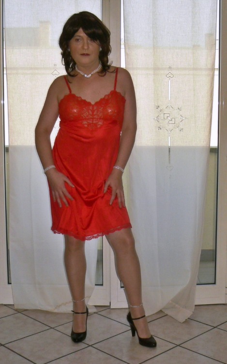 Old Christmas pic… but red is always HOTIf you like you can reblog :-)