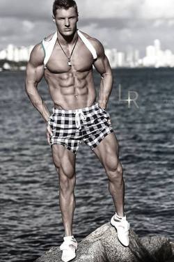 fitmen1:  Fitmen1 Ivan Victor Voineac by Luis Rafael 