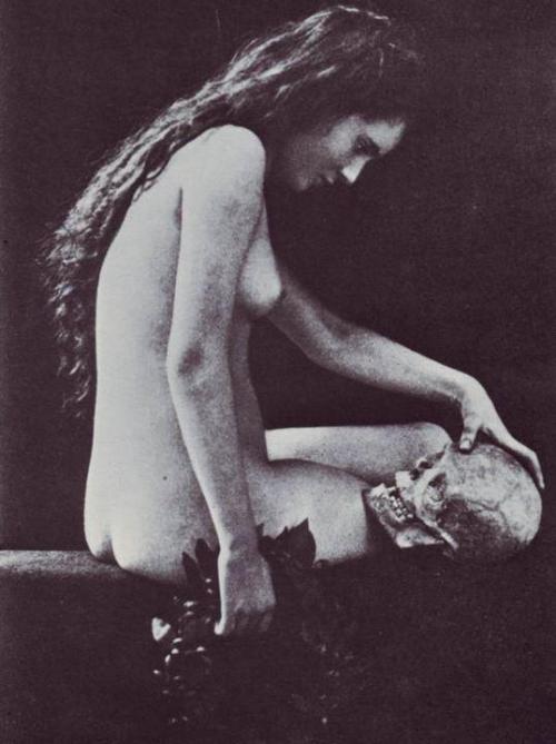 mortem-et-necromantia: H. von Jan, 1900.