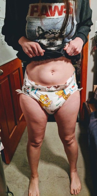 kinkylittlezombie: Almost 24 hours of peeKLZ Ooh but I don&rsquo;t need to drink more @littleodd