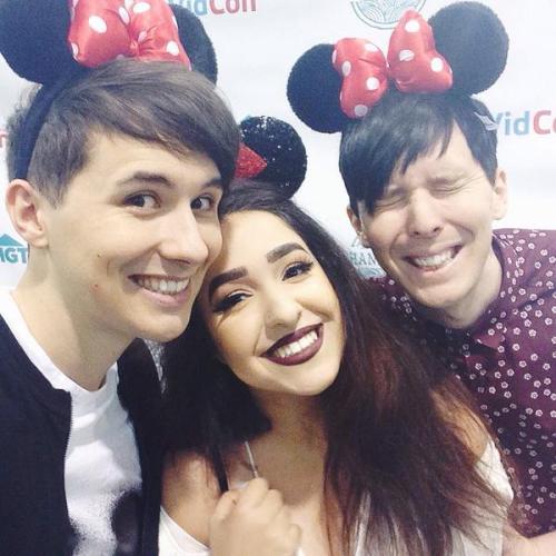 cringe-attacks: this one is so adorable holy shit {x}