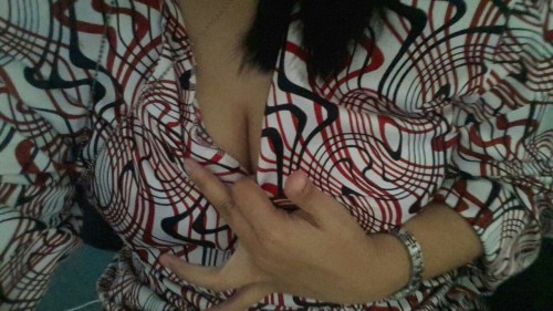 a-teasing-slut:  Cleavage. Right now. porn pictures