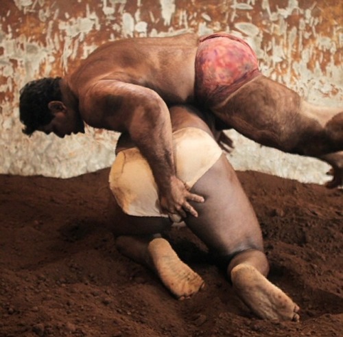 XXX indianbears:  One of many heavy stocky Kushti photo