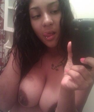 curtflirt509:  Selfie queen……..