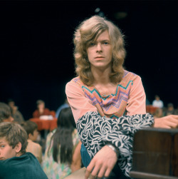 pinkfled:  David Bowie photographed by Nico Van Der Stam. 