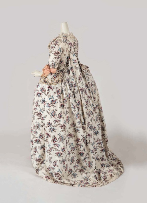 fripperiesandfobs:  Robe à la française ca. 1770-75 From Cora Ginsburg