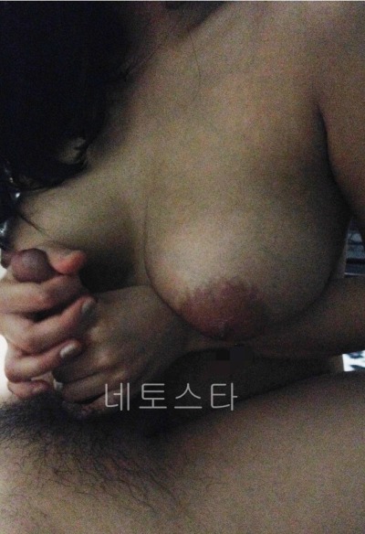 와이프가 생리중일때 오일로 대딸을 해준다 탱탱한 Tumbex