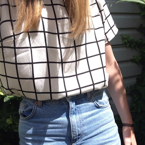chili-jesson:  feet, bad tattoos and a cute top 
