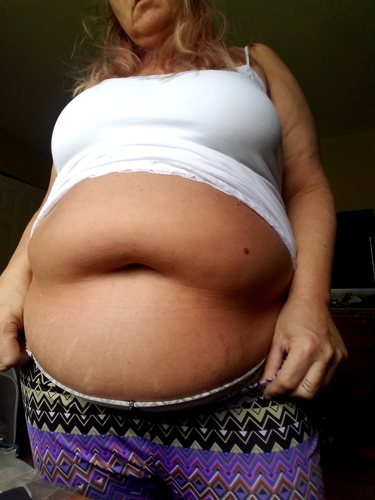 my-big-bell:  Empty belly needs food.