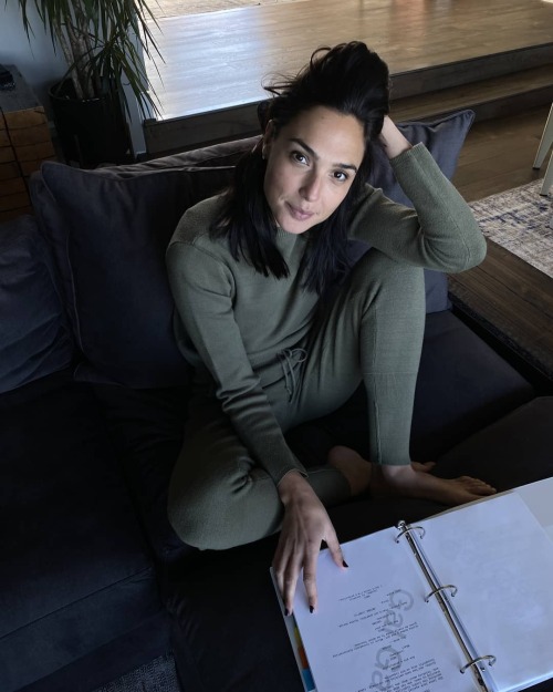 galgadotsource:gal_gadot Getting ready for the next big thing! I absolutely love the feeling before 