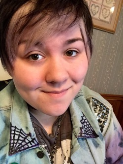 chubbytubbytrans:  uf0sarereal:So here’s a selfie for trans awareness day! Genderqueer, they/themI’m so sorry I didn’t post these yesterday! Tumblr doesn’t show all of the tagged posts all the time when I search but today it decided to.. grrr.