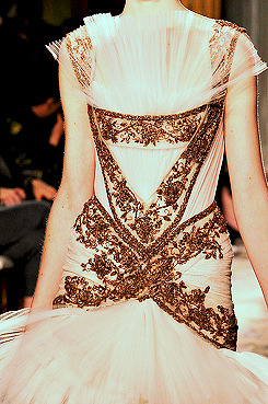 gown-obsession:  Marchesa F/W 2012-2013 